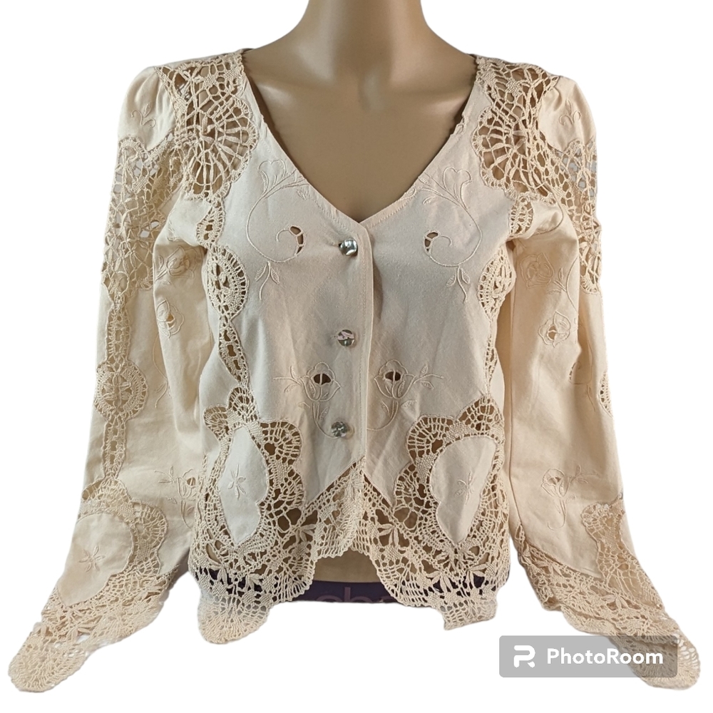 Martin McCrea Couture Top Womens Sz S Crochet Lace Flattering Crop Cut Blouse